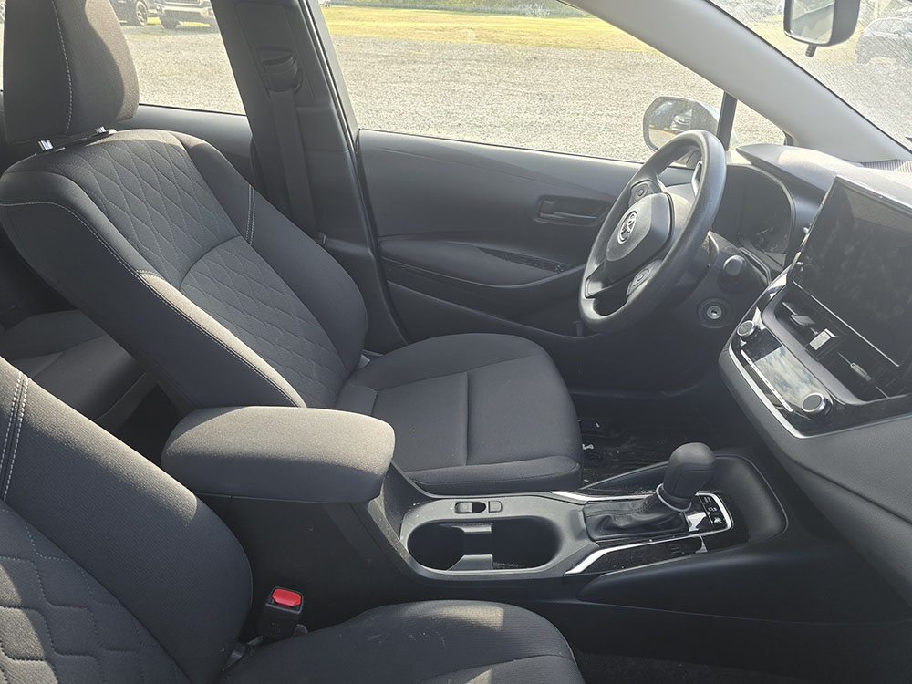 
								TOYOTA COROLLA HYBRID LE full									