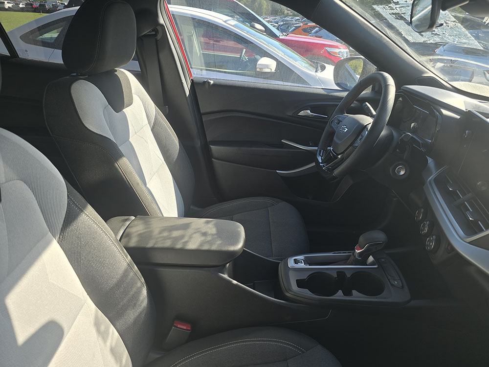 
								CHEVROLET TRAX RS full									