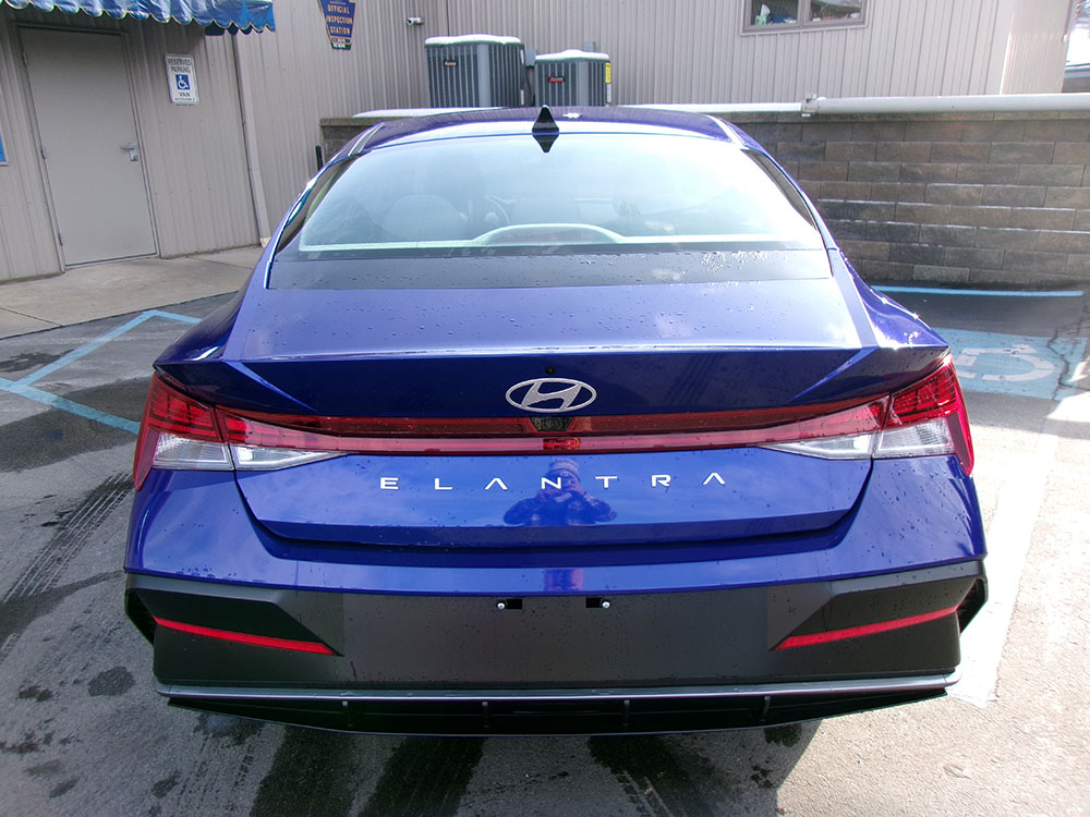 
								HYUNDAI ELANTRA SEL full									