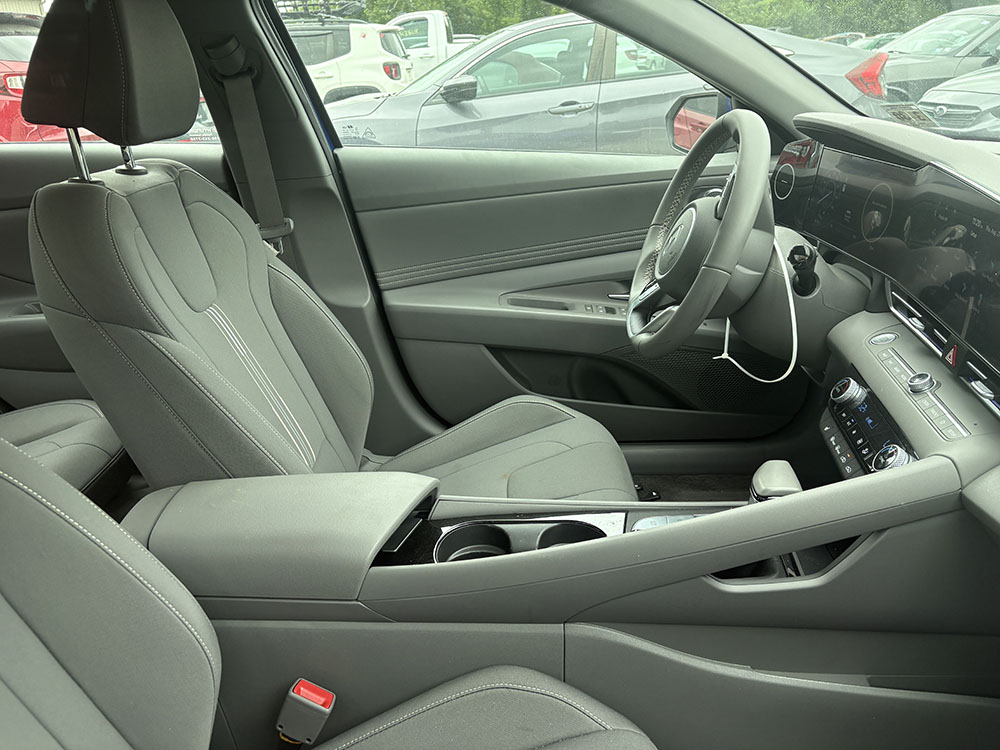 
								HYUNDAI ELANTRA SEL full									