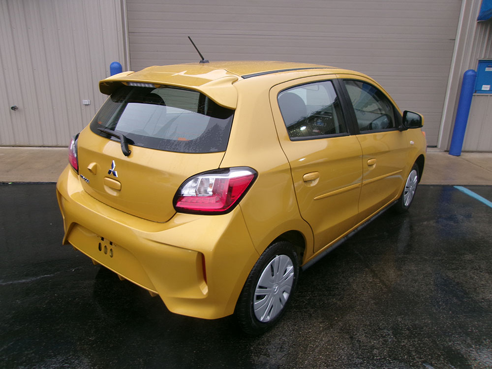 
								MITSUBISHI MIRAGE ES full									