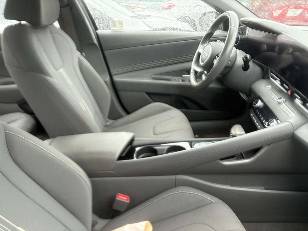 
								HYUNDAI ELANTRA SEL full									