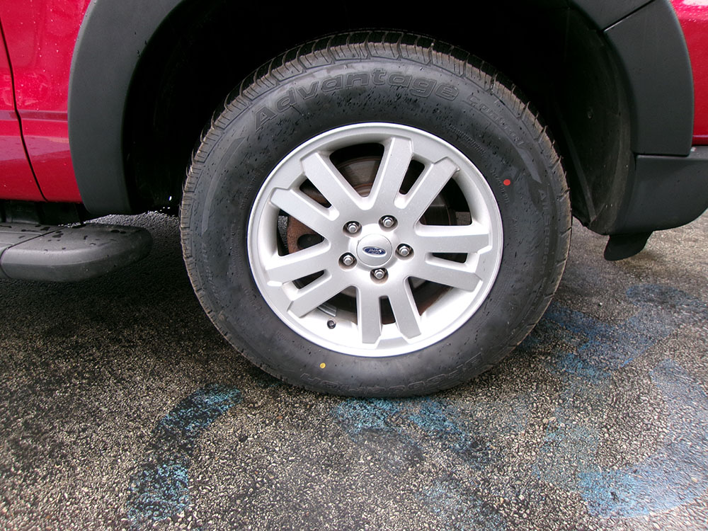 
								FORD EXPLORER SPORT TRAC XLT full									