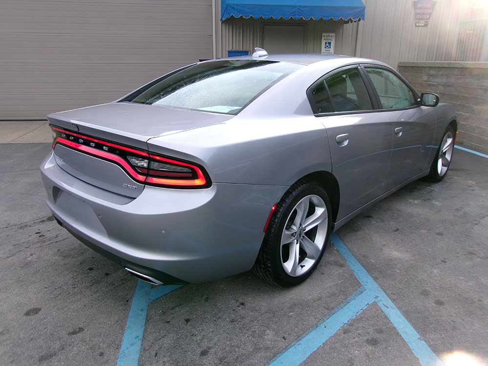 
								DODGE CHARGER SXT full									