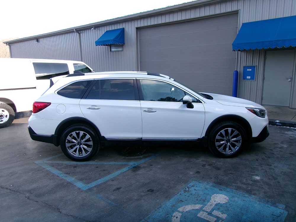 
								SUBARU OUTBACK 3.6R TOURING full									