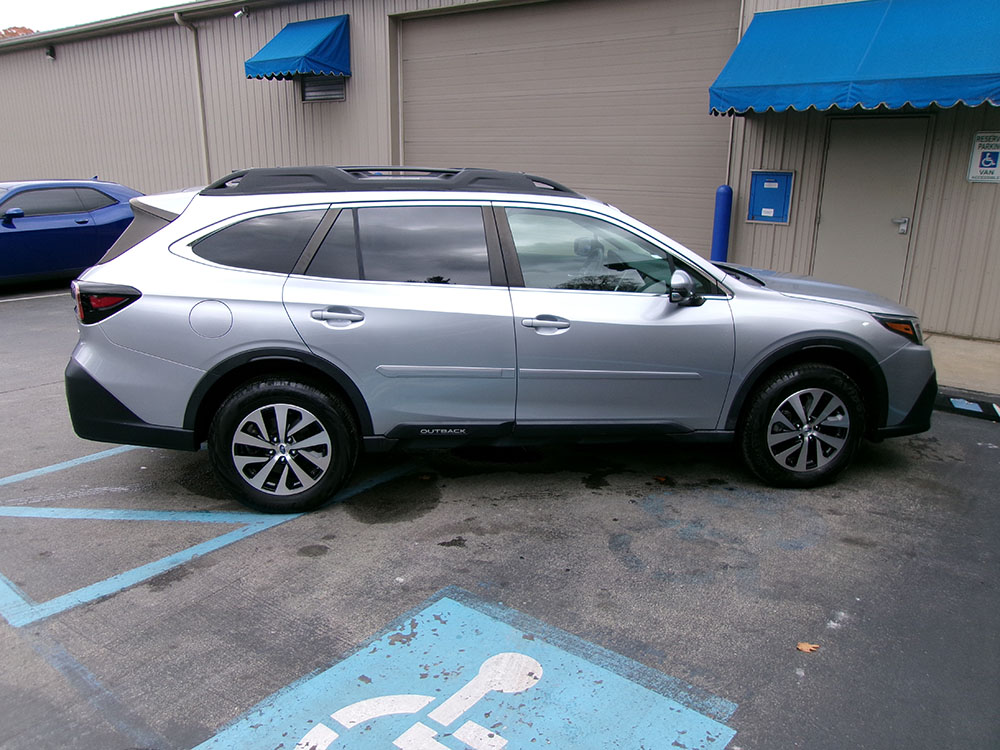 
								SUBARU OUTBACK PREMIUM full									