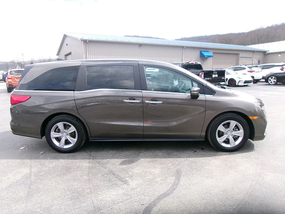 
								HONDA ODYSSEY EX full									