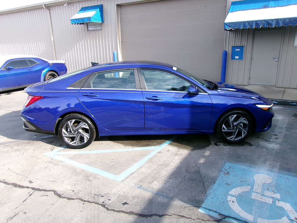 
								HYUNDAI ELANTRA SEL full									