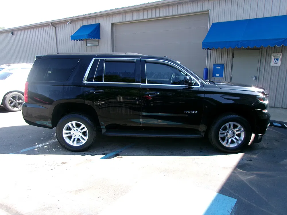 
								CHEVROLET TAHOE LS full									
