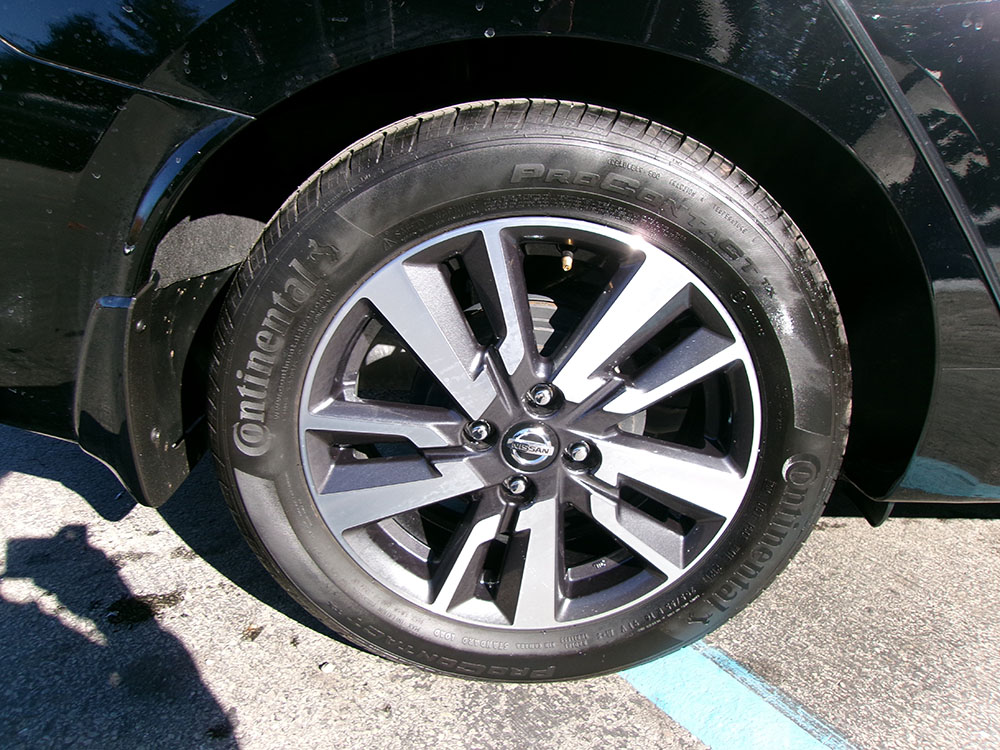 
								NISSAN VERSA SV full									