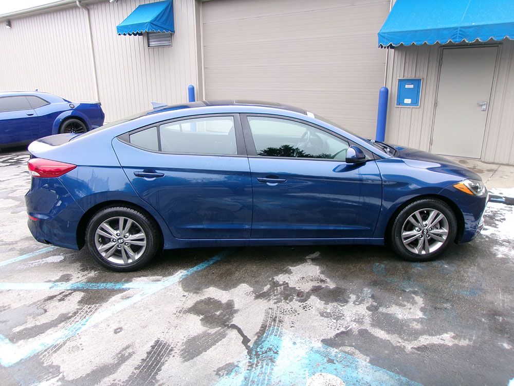 
								HYUNDAI ELANTRA VALUE full									