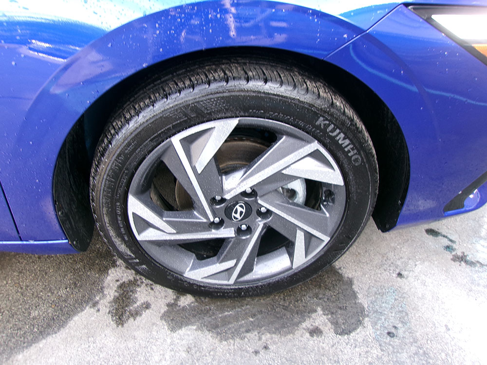 
								HYUNDAI ELANTRA SEL full									