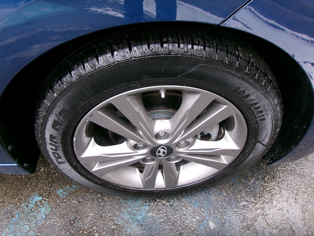 
								HYUNDAI ELANTRA VALUE full									