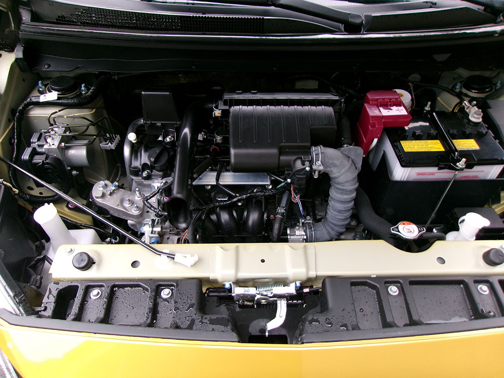 
								MITSUBISHI MIRAGE ES full									