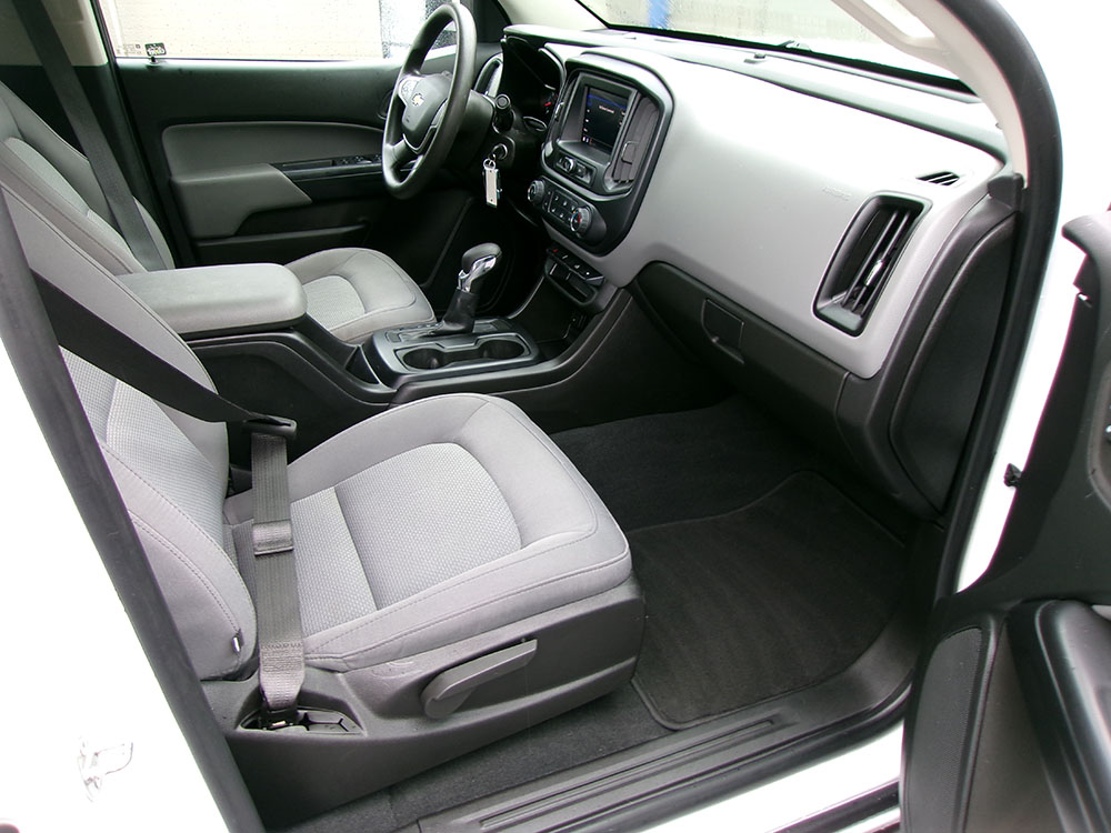 
								CHEVROLET COLORADO W/T CREW CAB full									