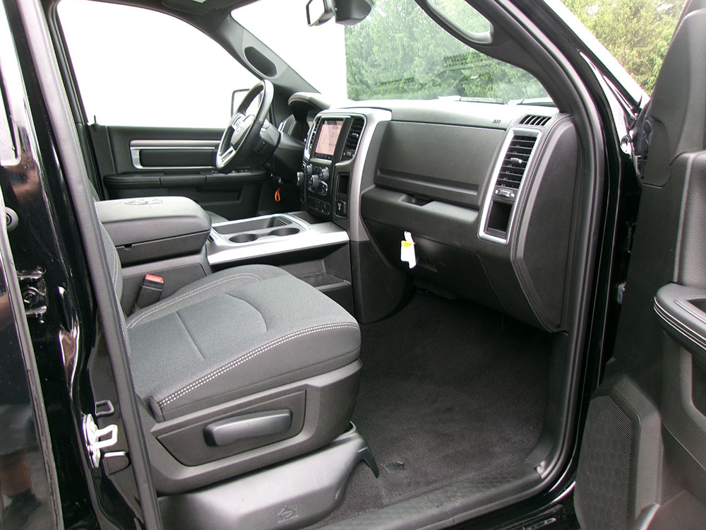 
								RAM 1500 CLASSIC WARLOCK EX CAB full									