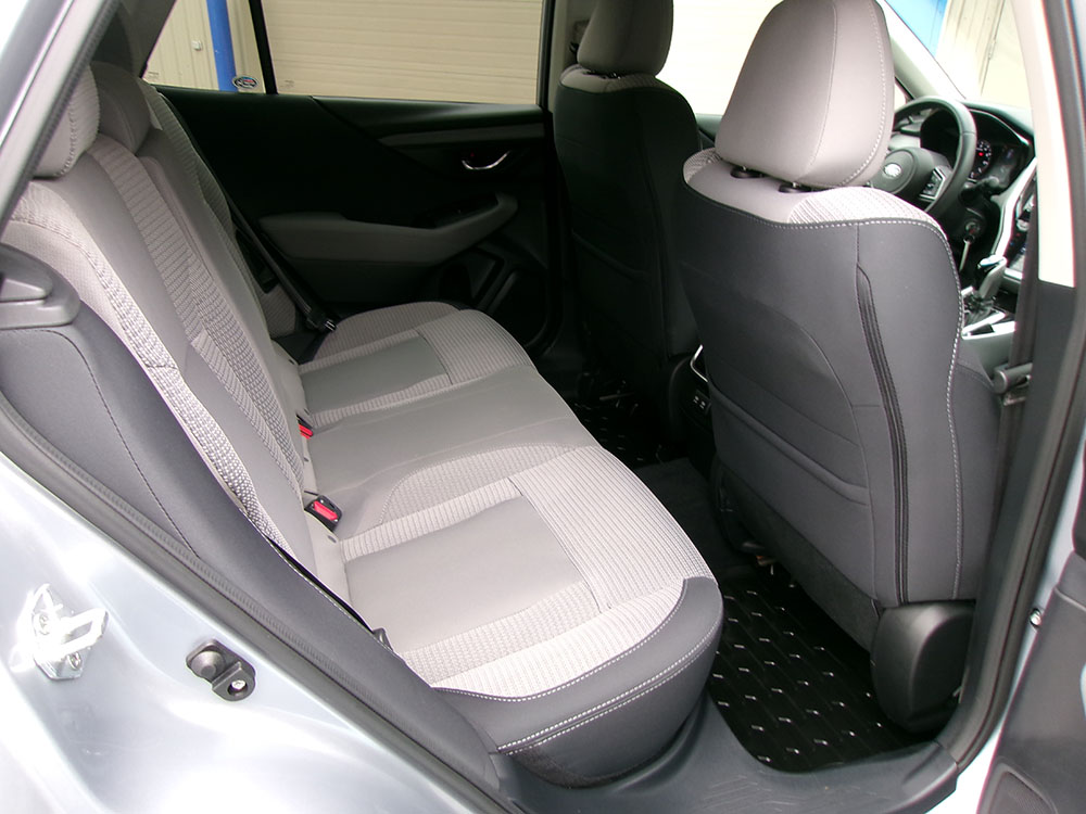 
								SUBARU OUTBACK PREMIUM full									