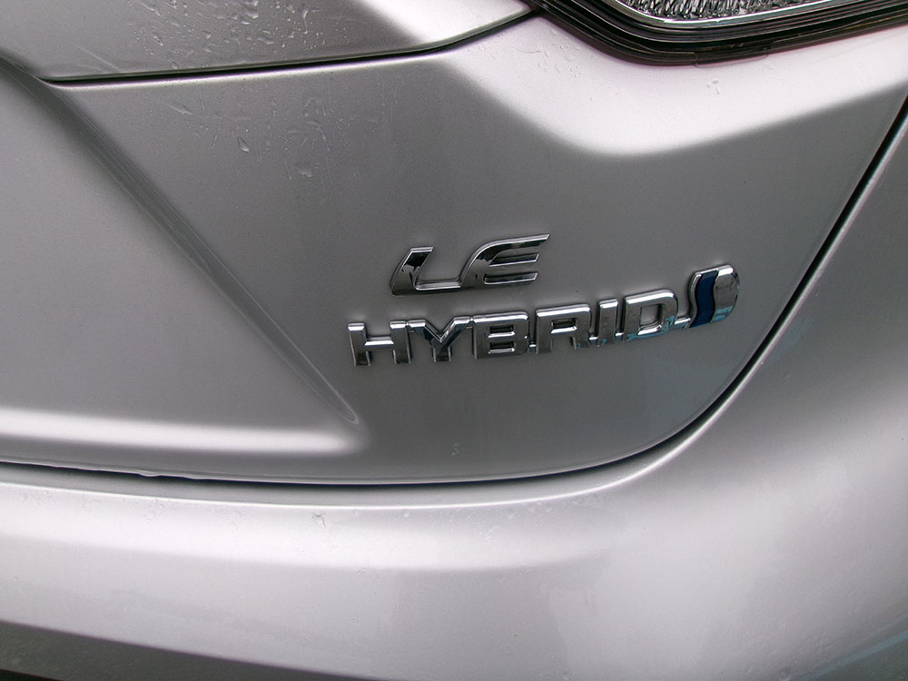 
								TOYOTA COROLLA HYBRID LE full									