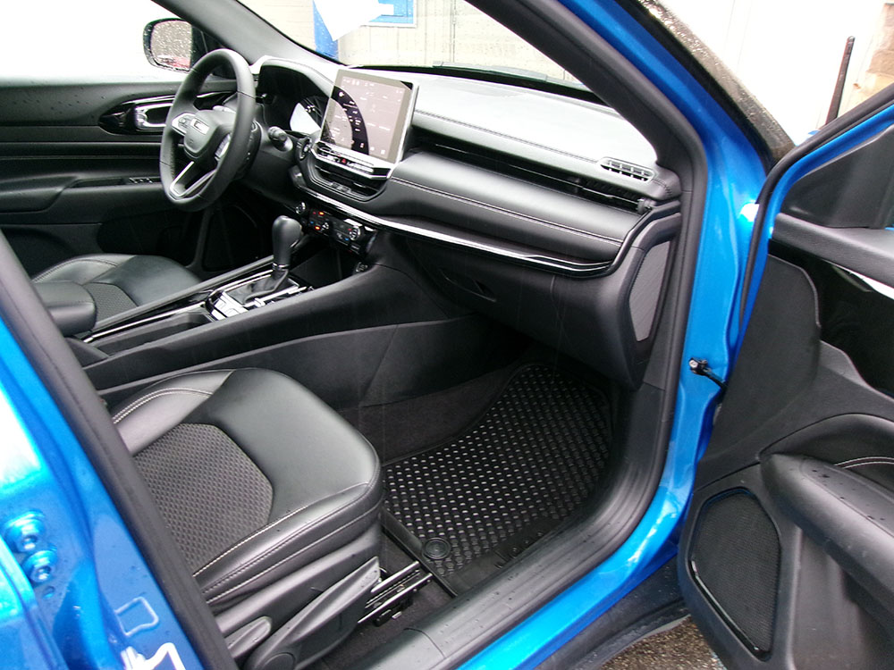 
								JEEP COMPASS LATITUDE full									