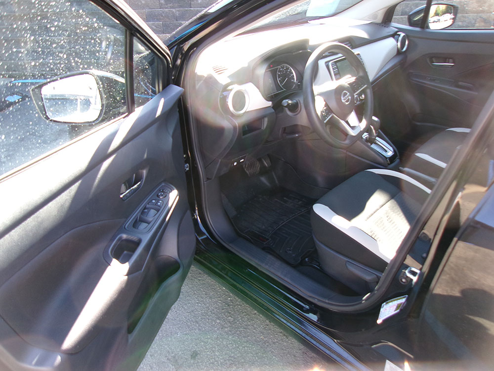 
								NISSAN VERSA SV full									