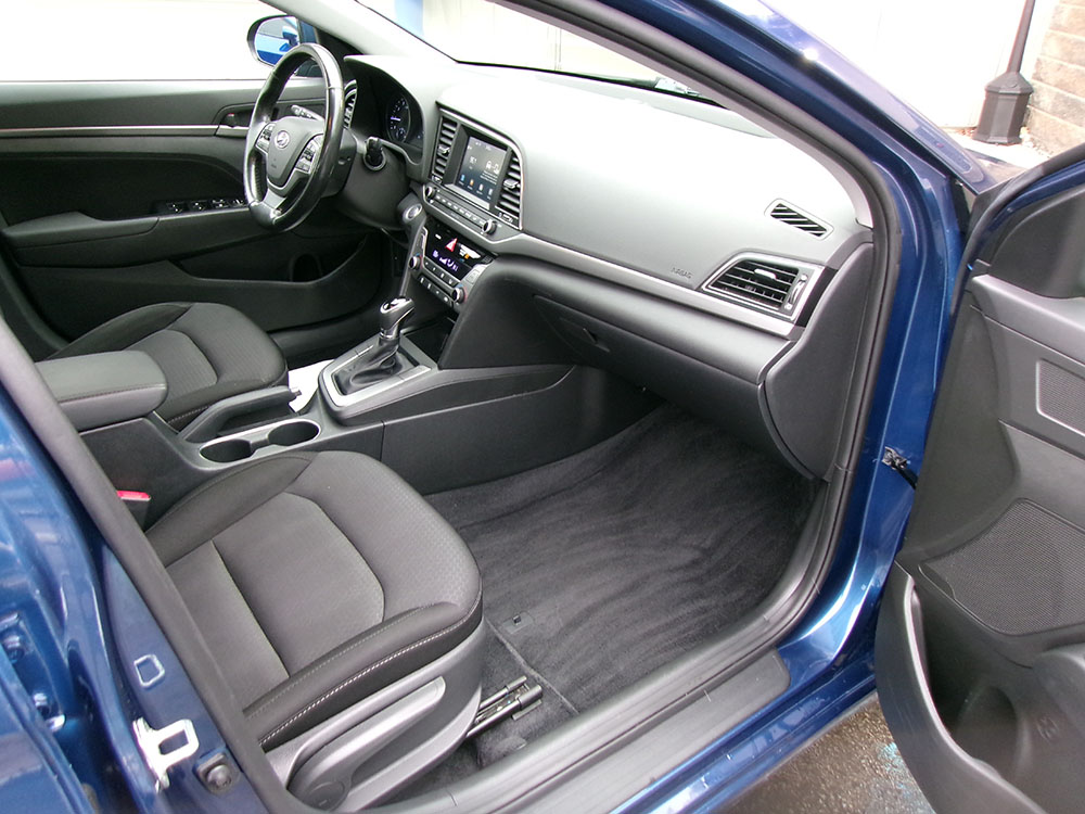 
								HYUNDAI ELANTRA VALUE full									