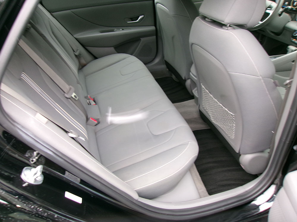 
								HYUNDAI ELANTRA SEL full									