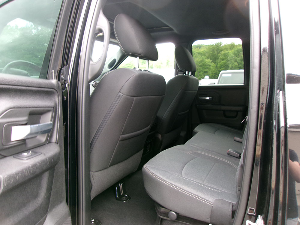 
								RAM 1500 CLASSIC WARLOCK EX CAB full									