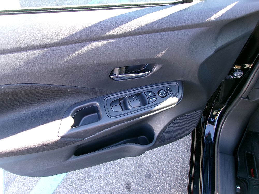 
								NISSAN VERSA SV full									