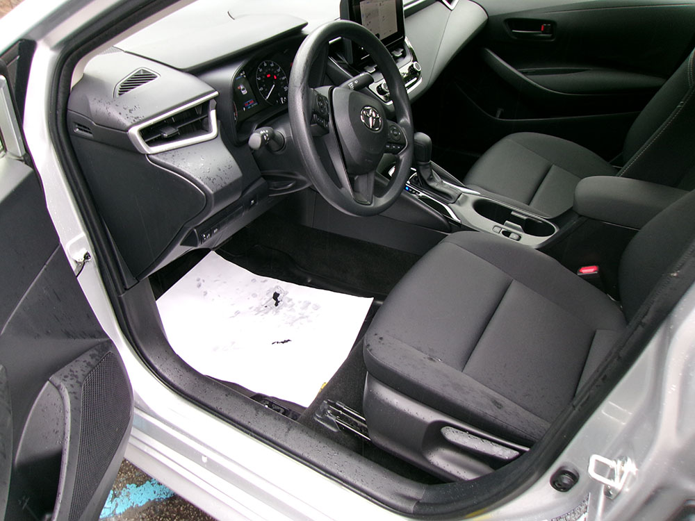 
								TOYOTA COROLLA HYBRID LE full									