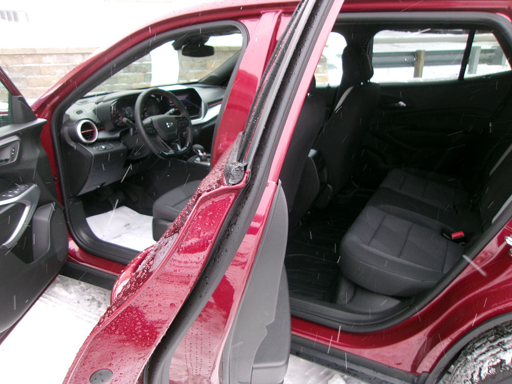 
								CHEVROLET TRAX RS full									