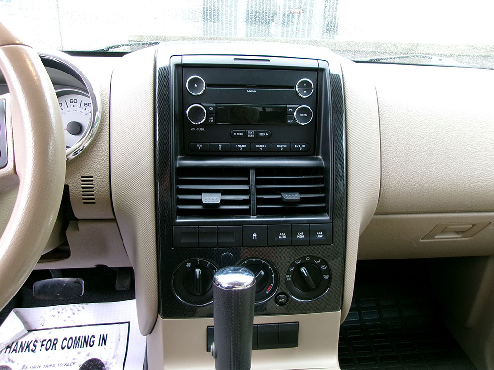 
								FORD EXPLORER SPORT TRAC XLT full									