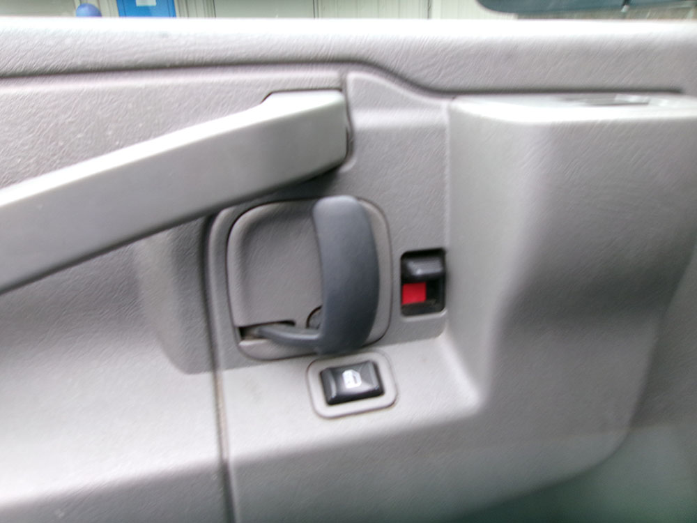 
								CHEVROLET EXPRESS 2500 full									