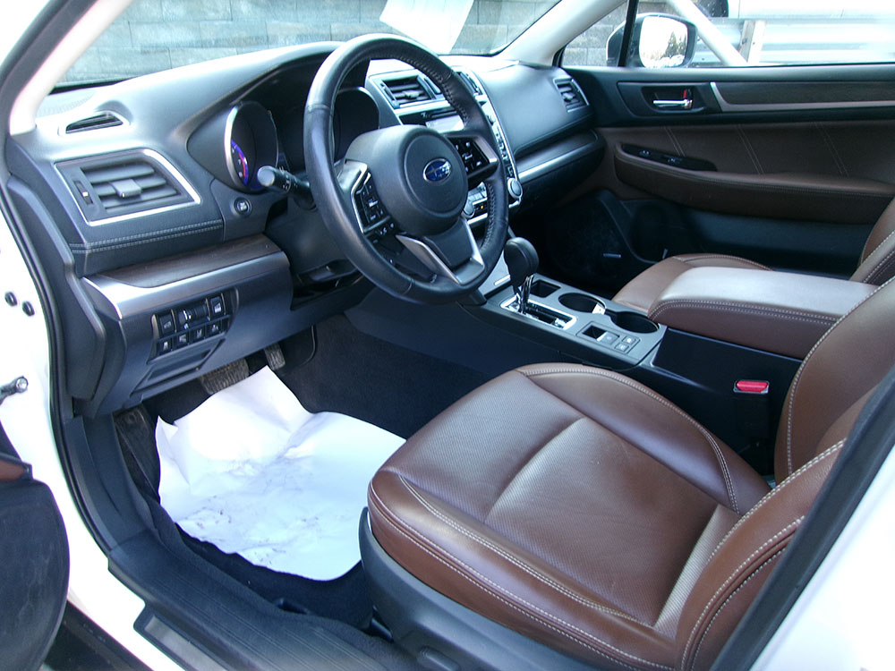 
								SUBARU OUTBACK 3.6R TOURING full									