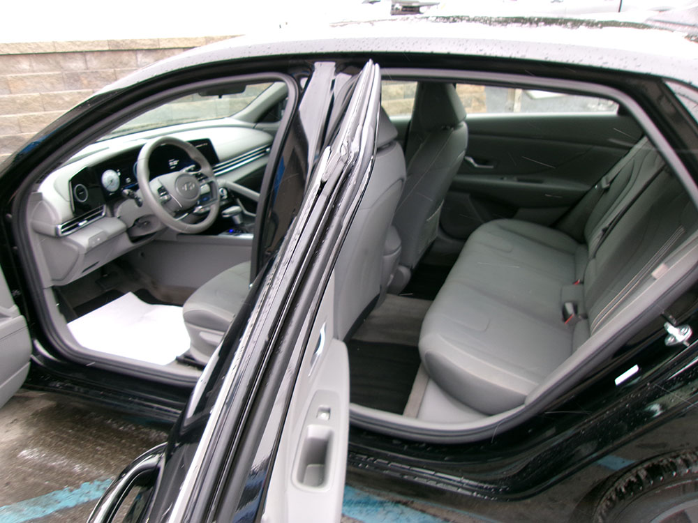 
								HYUNDAI ELANTRA SEL full									