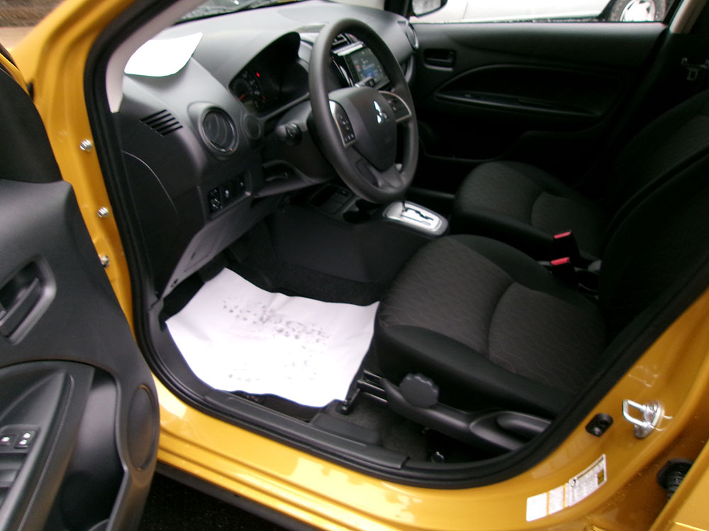 
								MITSUBISHI MIRAGE ES full									