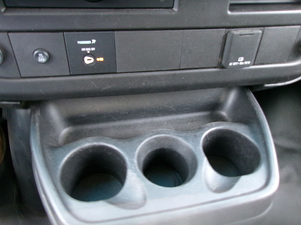 
								CHEVROLET EXPRESS 2500 full									