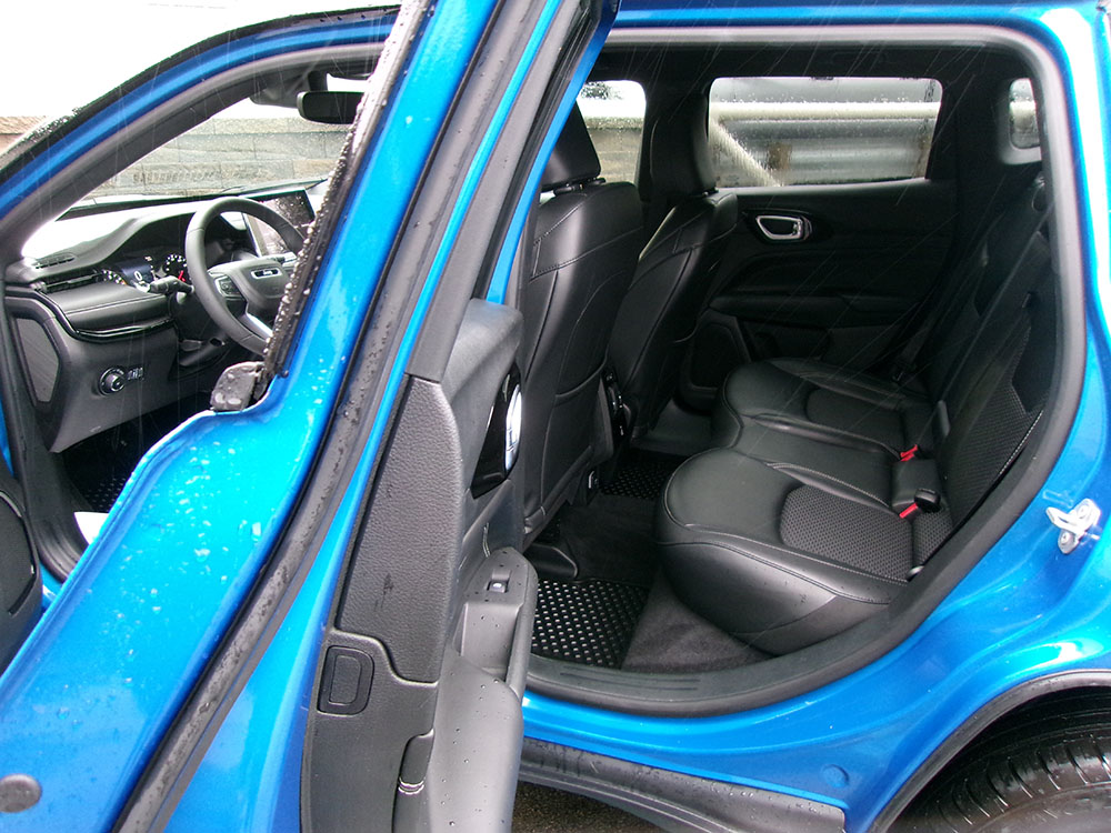 
								JEEP COMPASS LATITUDE full									