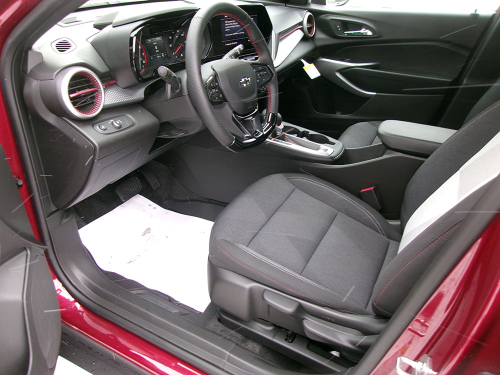 
								CHEVROLET TRAX RS full									