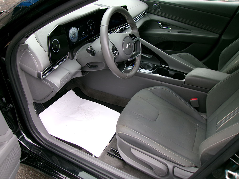 
								HYUNDAI ELANTRA SEL full									