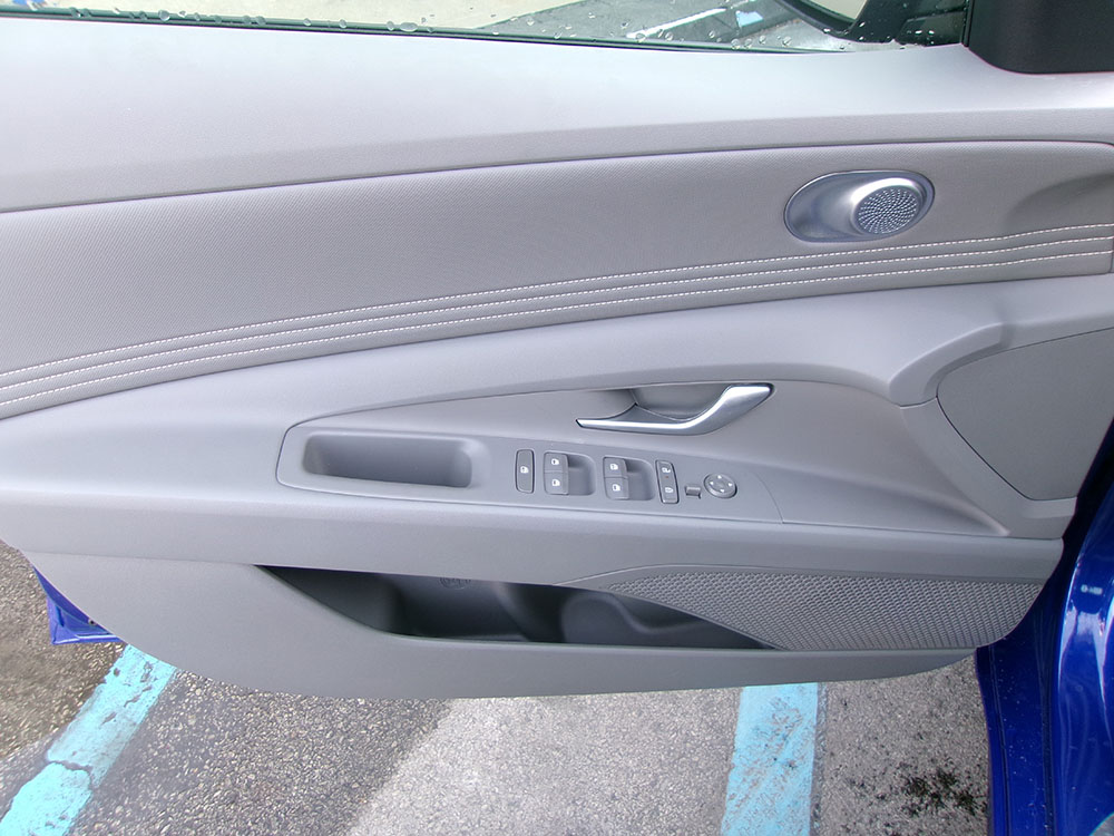 
								HYUNDAI ELANTRA SEL full									