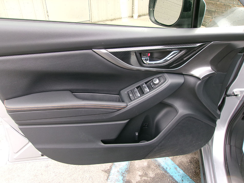 
								SUBARU CROSSTREK LIMITED full									