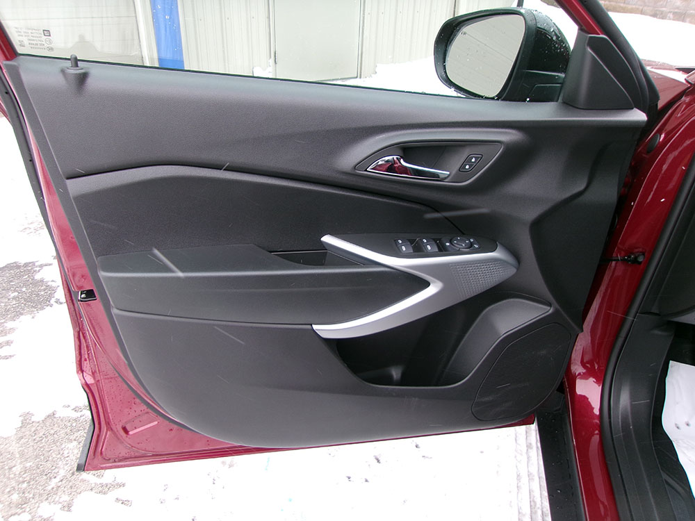 
								CHEVROLET TRAX RS full									