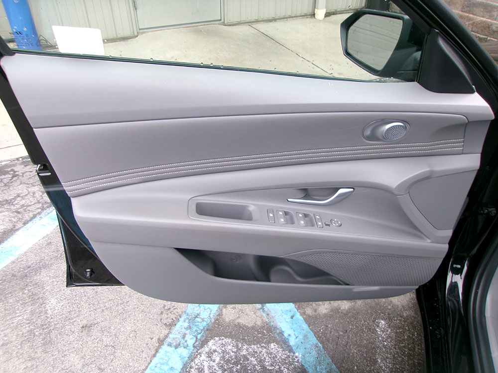 
								HYUNDAI ELANTRA SEL full									