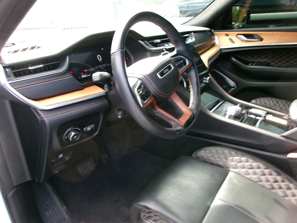
								JEEP GRAND CHEROKEE SUMMIT RESERVE full									