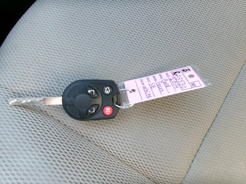 
								FORD FOCUS SE full									