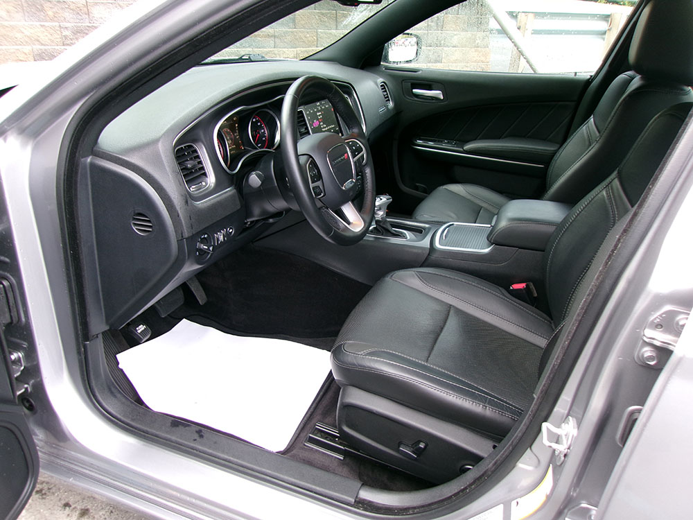 
								DODGE CHARGER SXT full									
