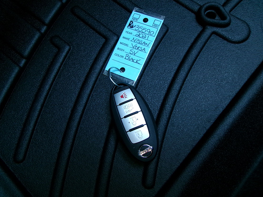 
								NISSAN VERSA SV full									