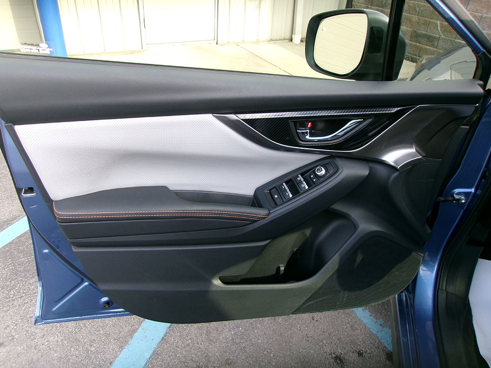 
								SUBARU CROSSTREK LIMITED full									