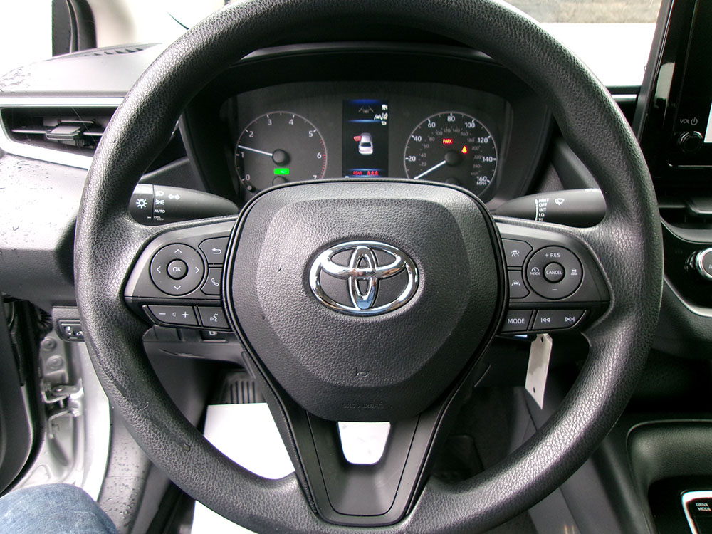 
								TOYOTA COROLLA HYBRID LE full									
