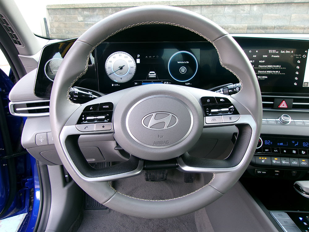 
								HYUNDAI ELANTRA SEL full									